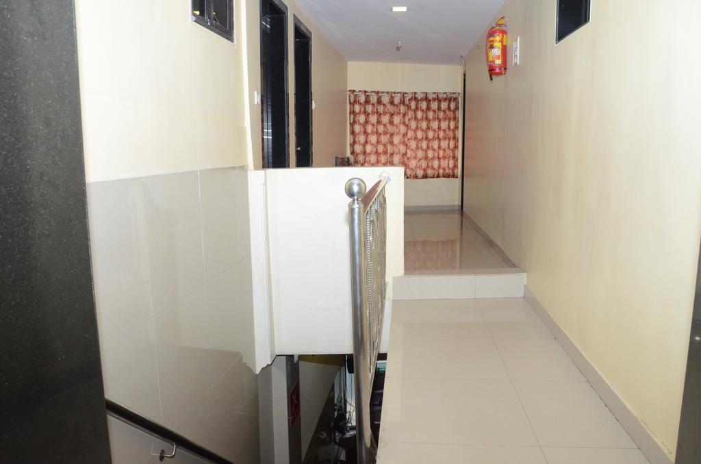 Hotel Sai Residency Мумбай Екстериор снимка