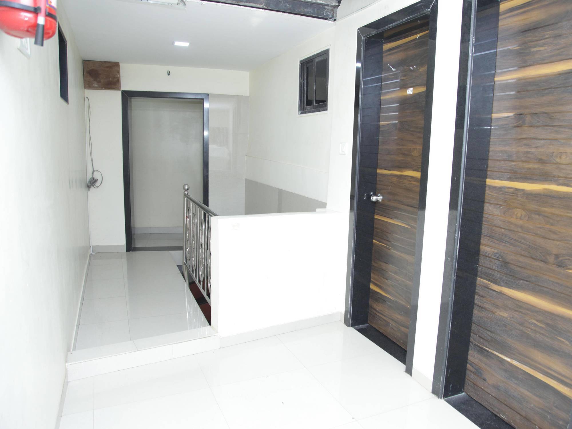 Hotel Sai Residency Мумбай Екстериор снимка