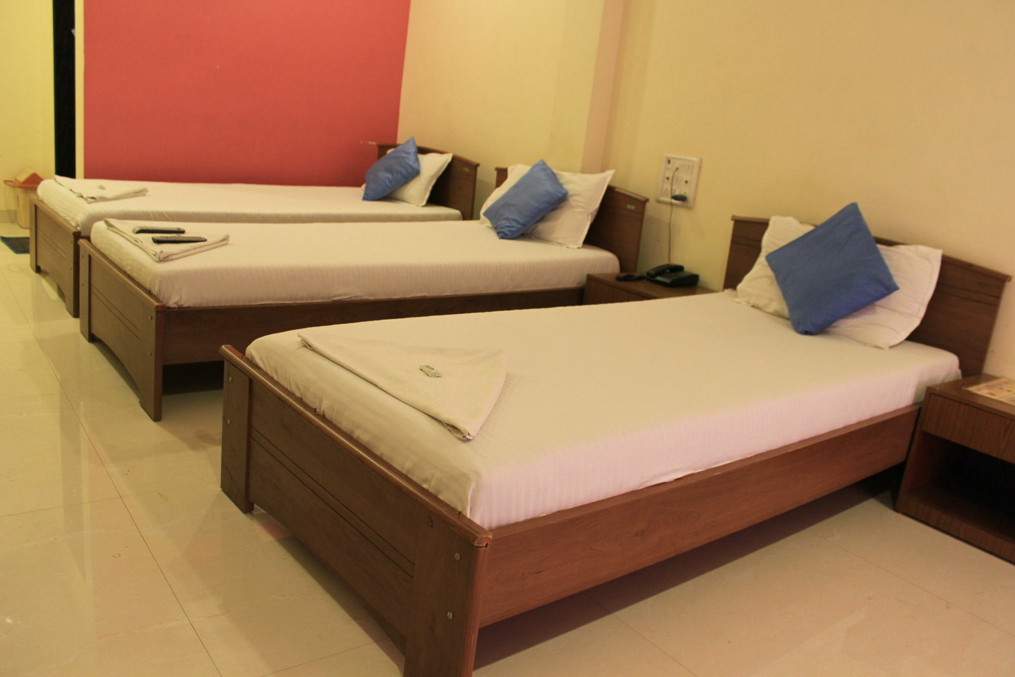 Hotel Sai Residency Мумбай Екстериор снимка
