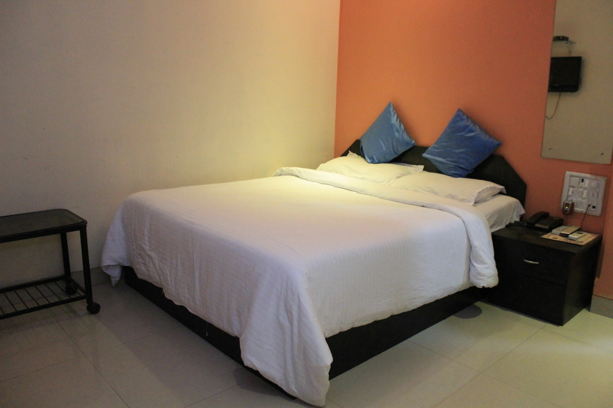 Hotel Sai Residency Мумбай Екстериор снимка